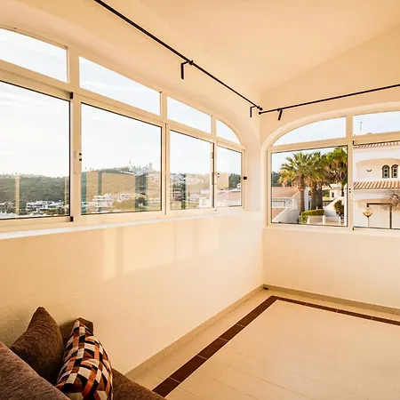 Melissa * 阿尔布费拉