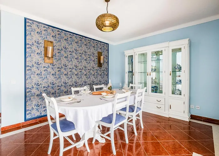 Melissa Вілла *